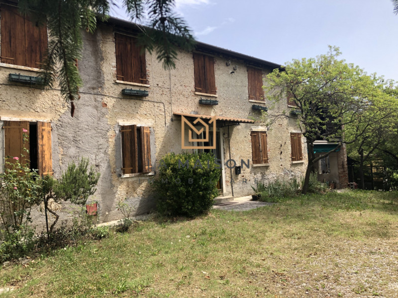 NOSTRA PROPOSTA: Alle pendici del centro storico di Asolo, in contesto riservato ma vicino alle p...