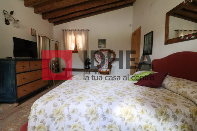 SPRESIANO - VISNADELLO:

In vendita a Visnadello un edificio di notevole interesse storico archit...