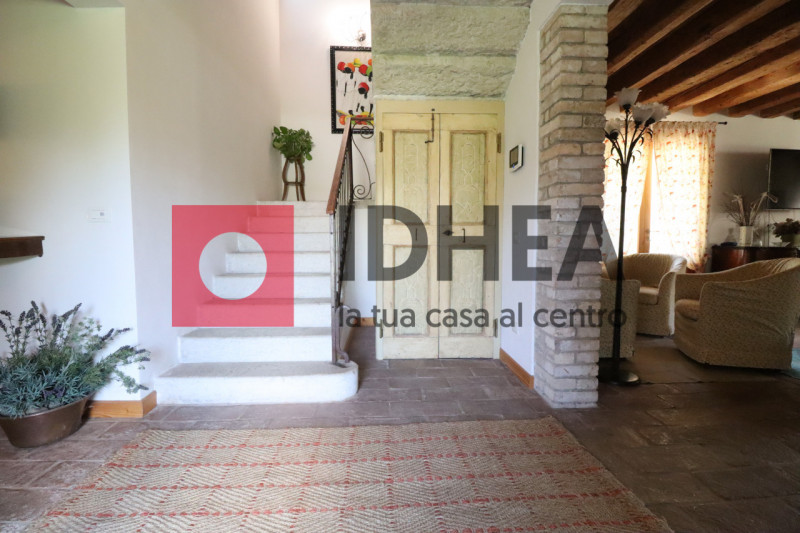 SPRESIANO - VISNADELLO:

In vendita a Visnadello un edificio di notevole interesse storico archit...