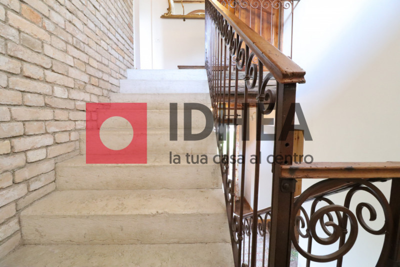 SPRESIANO - VISNADELLO:

In vendita a Visnadello un edificio di notevole interesse storico archit...