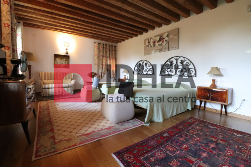 SPRESIANO - VISNADELLO:

In vendita a Visnadello un edificio di notevole interesse storico archit...