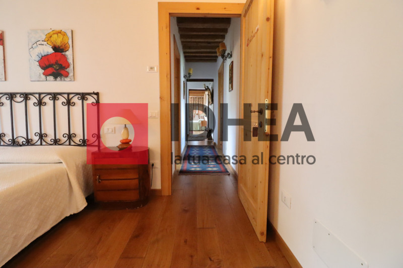 SPRESIANO - VISNADELLO:

In vendita a Visnadello un edificio di notevole interesse storico archit...