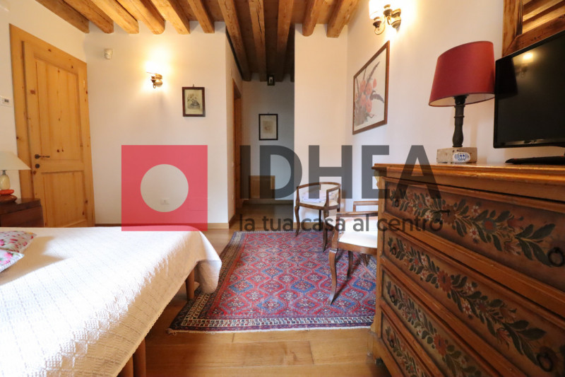 SPRESIANO - VISNADELLO:

In vendita a Visnadello un edificio di notevole interesse storico archit...