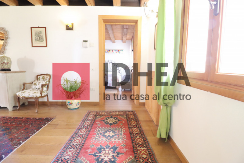 SPRESIANO - VISNADELLO:

In vendita a Visnadello un edificio di notevole interesse storico archit...