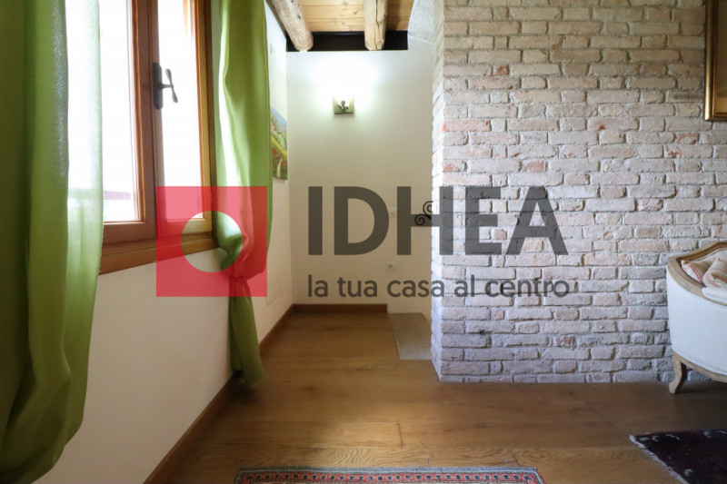 SPRESIANO - VISNADELLO:

In vendita a Visnadello un edificio di notevole interesse storico archit...