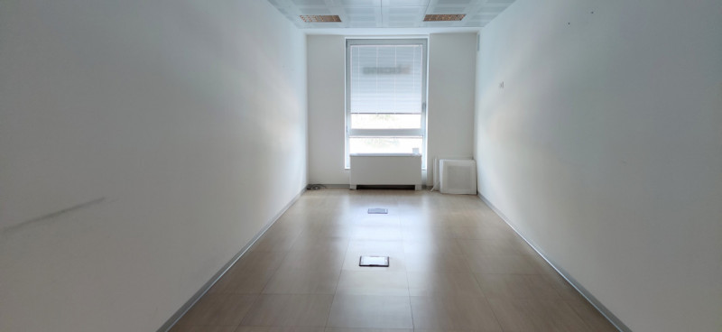 VICENZA - PONTE ALTO - In nuovo elegante stabile commerciale-direzionale disponibilità di ufficio...