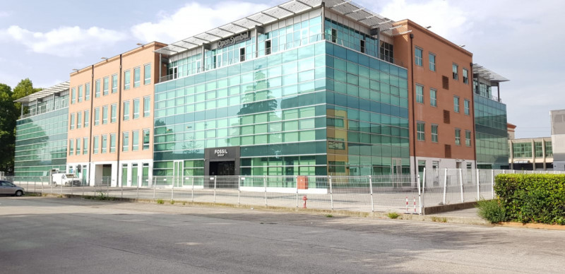 VICENZA - PONTE ALTO - In nuovo elegante stabile commerciale-direzionale disponibilità di ufficio...