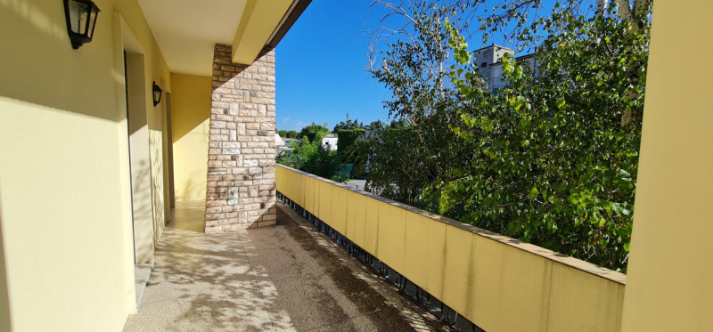 Nel cuore di Abano Terme, a pochi passi dal suggestivo Duomo di San Lorenzo, proponiamo in vendit...