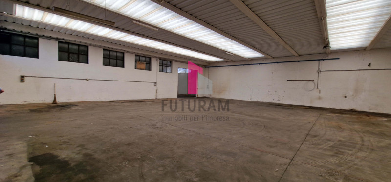 Castelgomberto- Rif.3MAT per info 3403358378

Piastra produttiva di mq 1.000-dotata di impianti a...