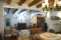 Casale con dependance, terreno e piscina in vendita nelle colline pisane, toscana