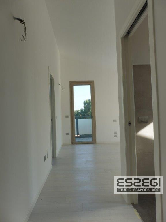 PADOVA – GUIZZA: Proponiamo esclusivo duplex su due livelli elegantemente rifinito posto al piano...