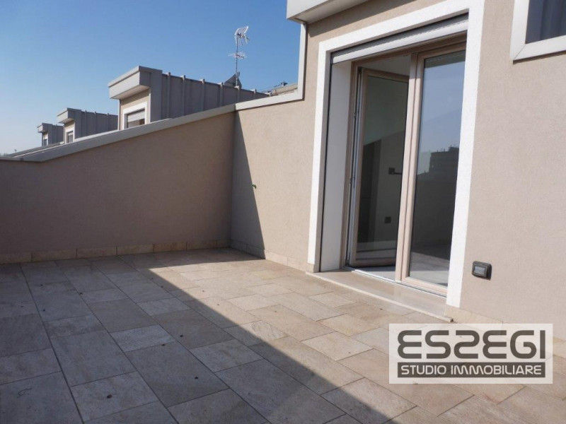 PADOVA – GUIZZA: Proponiamo esclusivo duplex su due livelli elegantemente rifinito posto al piano...