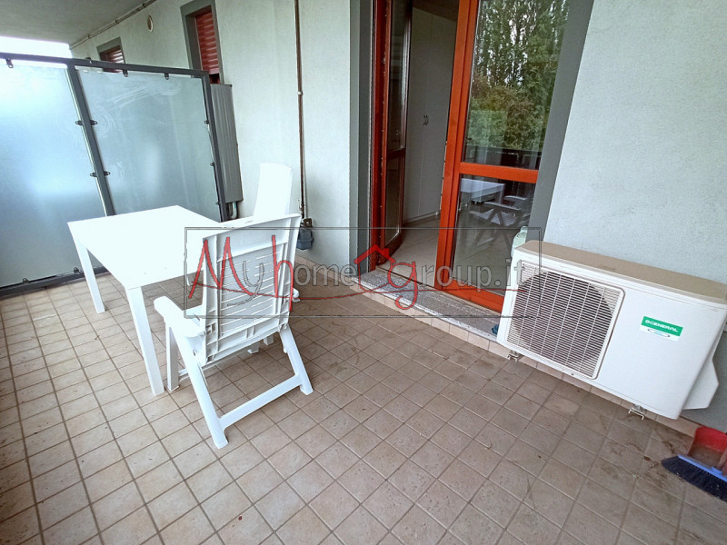 RONCAGLIA (RIF: AFF-COM1534-R): Posizione centralissima, ufficio collocato in strada di passaggio...