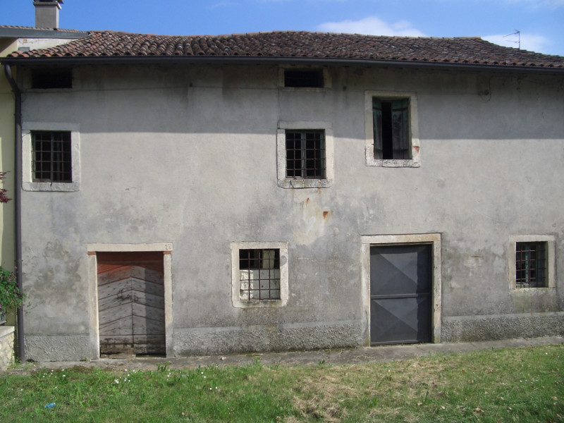 PORZIONE INDIPENDENTE DI RUSTICO DA RISTRUTTURARE IN VENDITA A SOVIZZO COLLE, LOCALITA' VIGO - Ri...