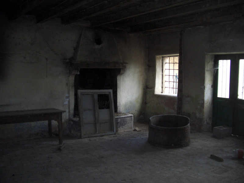 PORZIONE INDIPENDENTE DI RUSTICO DA RISTRUTTURARE IN VENDITA A SOVIZZO COLLE, LOCALITA' VIGO - Ri...