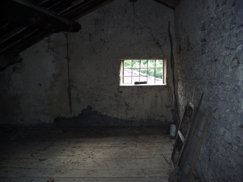 PORZIONE INDIPENDENTE DI RUSTICO DA RISTRUTTURARE IN VENDITA A SOVIZZO COLLE, LOCALITA' VIGO - Ri...