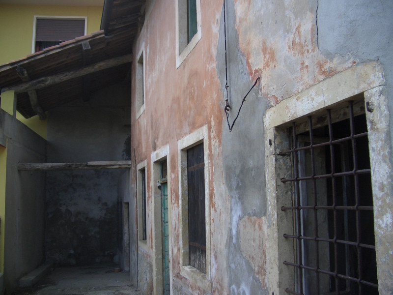 PORZIONE INDIPENDENTE DI RUSTICO DA RISTRUTTURARE IN VENDITA A SOVIZZO COLLE, LOCALITA' VIGO - Ri...