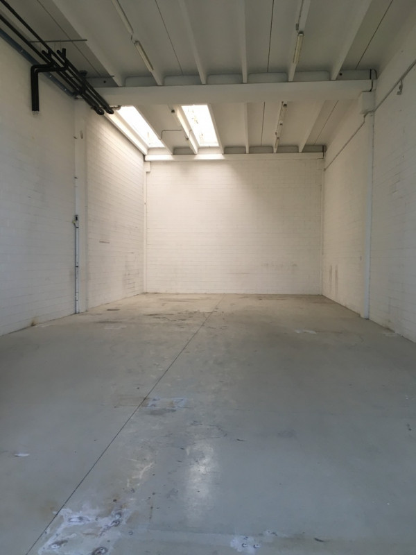 ALBIGNASEGO - SANT'AGOSTINO comodissimo alla tangenziale, proponiamo in vendita capannone di 300 ...