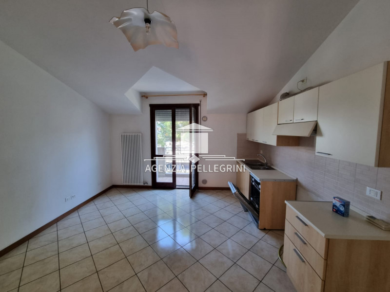 VICENZA, INTERNAL AREA IN VIALE DELLA PACE, 300 METERS from the EDERLE CASERMA.
The condominium i...
