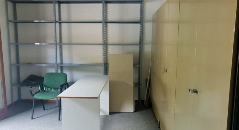 UFFICIO DI 200 MQ PIANO PRIMO CON 6 POSTI AUTO E GRANDE TERRAZZA IN POSIZIONE STRATEGICA A VICENZ...