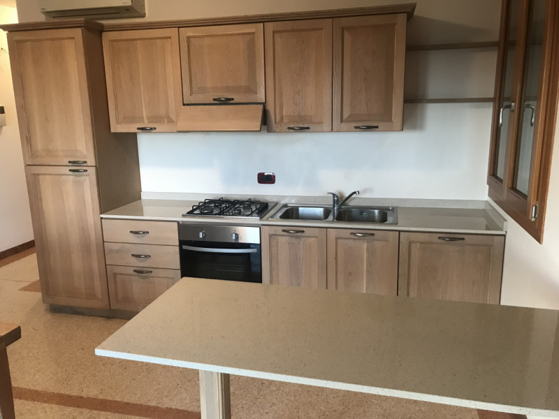 VO': In una palazzina storica completamente ristrutturata, a due minuti dal centro di Vo' e in zo...