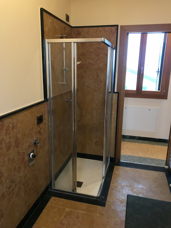 VO': In una palazzina storica completamente ristrutturata, a due minuti dal centro di Vo' e in zo...