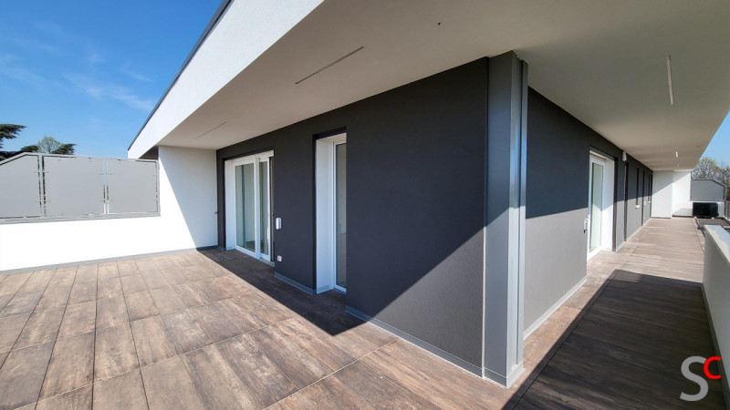 Chiesanuova: Proponiamo ATTICO in pronta consegna, con zona giorno open space di 57mq con uscita ...