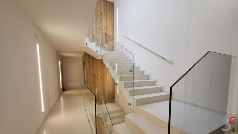 Chiesanuova: Proponiamo ATTICO in pronta consegna, con zona giorno open space di 57mq con uscita ...