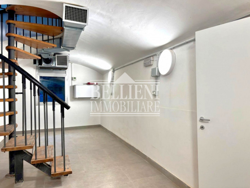 CORSO PALLADIO - Nel cuore della città, affacciato sulla rinomata via principale e inserito all’i...