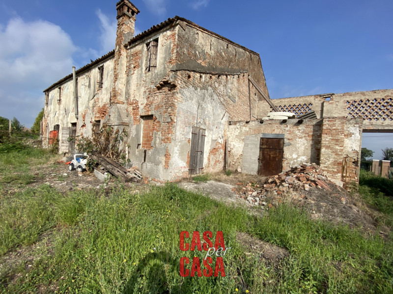 Rif. B225 - A Pozzonovo, in posizione tranquilla di campagna ma comoda alla viabilità,  proponiam...