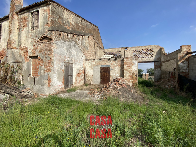 Rif. B225 - A Pozzonovo, in posizione tranquilla di campagna ma comoda alla viabilità,  proponiam...