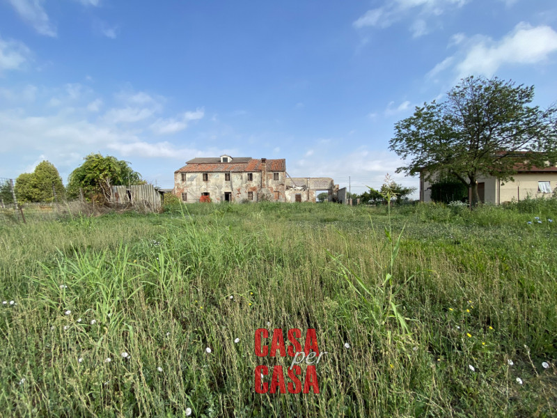 Rif. B225 - A Pozzonovo, in posizione tranquilla di campagna ma comoda alla viabilità,  proponiam...