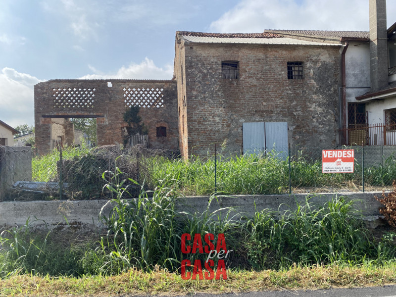 Rif. B225 - A Pozzonovo, in posizione tranquilla di campagna ma comoda alla viabilità,  proponiam...