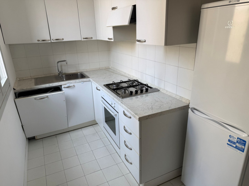 SPAZIOSO MIDI APPARTAMENTO ARREDATO NEL CUORE DEL CENTRO STORICO. EURO 750 MENSILI + EURO 30 SPES...