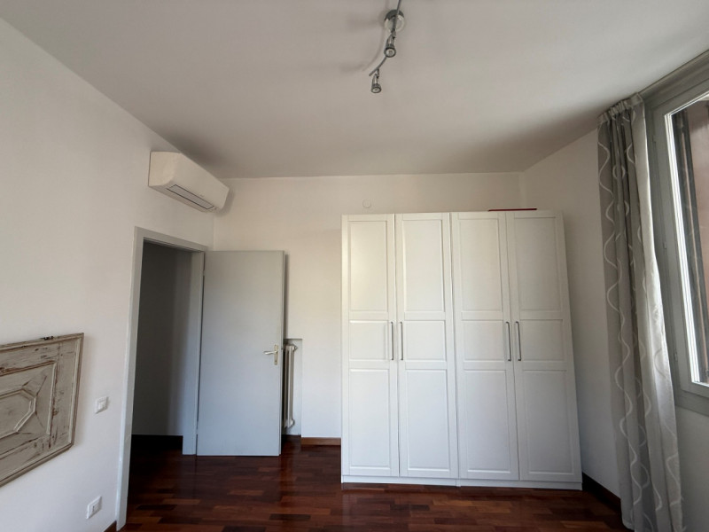 SPAZIOSO MIDI APPARTAMENTO ARREDATO NEL CUORE DEL CENTRO STORICO. EURO 750 MENSILI + EURO 30 SPES...