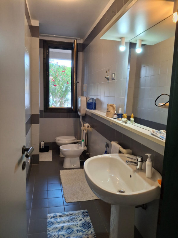 OCCASIONE DA NON PERDERE!
Abbiamo a disposizione piu' appartamenti a 900 mt dalla SPIAGGIA. Ottim...