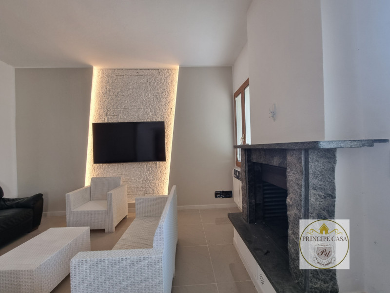 Proponiamo casa singola in pieno stile veneto disposta su due livelli immersa nella tranquillità ...