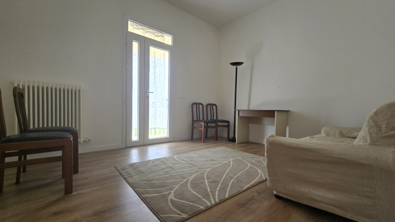 Proponiamo casa singola in pieno stile veneto disposta su due livelli immersa nella tranquillità ...