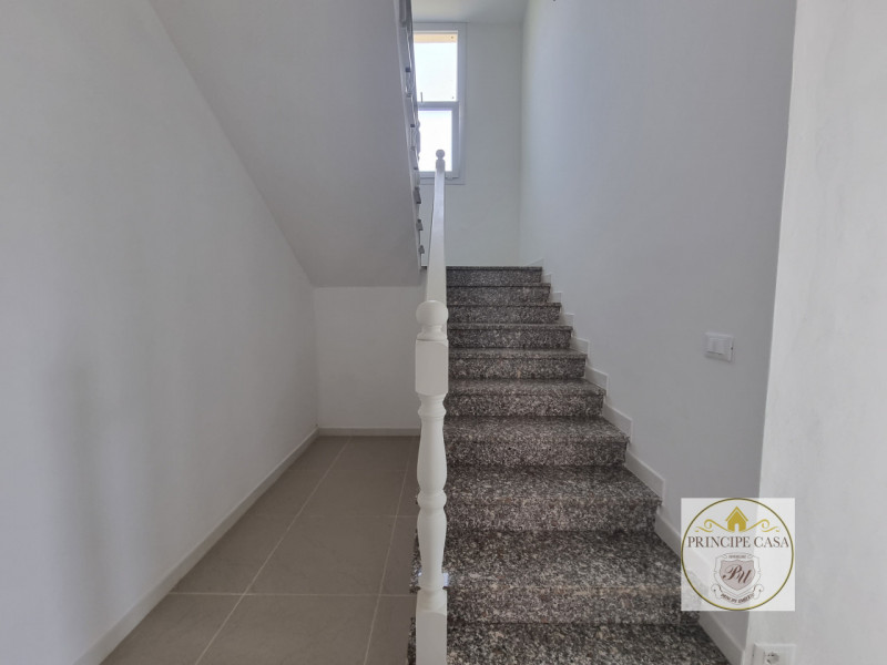 Proponiamo casa singola in pieno stile veneto disposta su due livelli immersa nella tranquillità ...