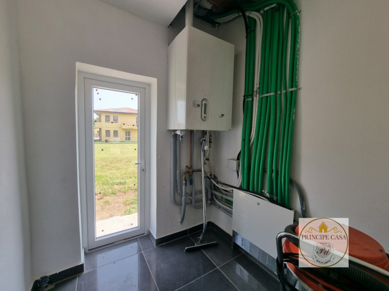 Proponiamo casa singola in pieno stile veneto disposta su due livelli immersa nella tranquillità ...