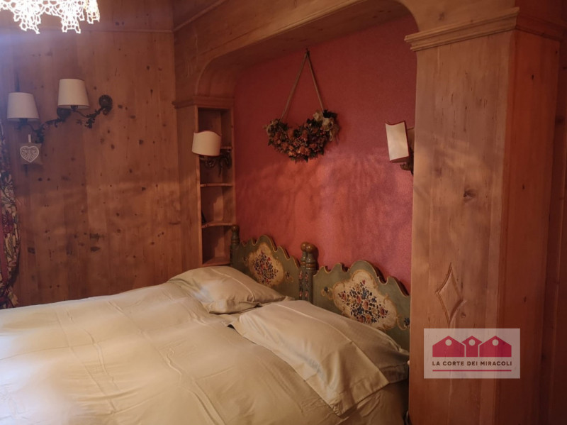 SOLO LOCAZIONE ANNUALE - GASTAGH: BIFAMILIARE SOVRAPPOSTA CON GIARDINO IN COMUNE. COMPOSTA DA SOG...