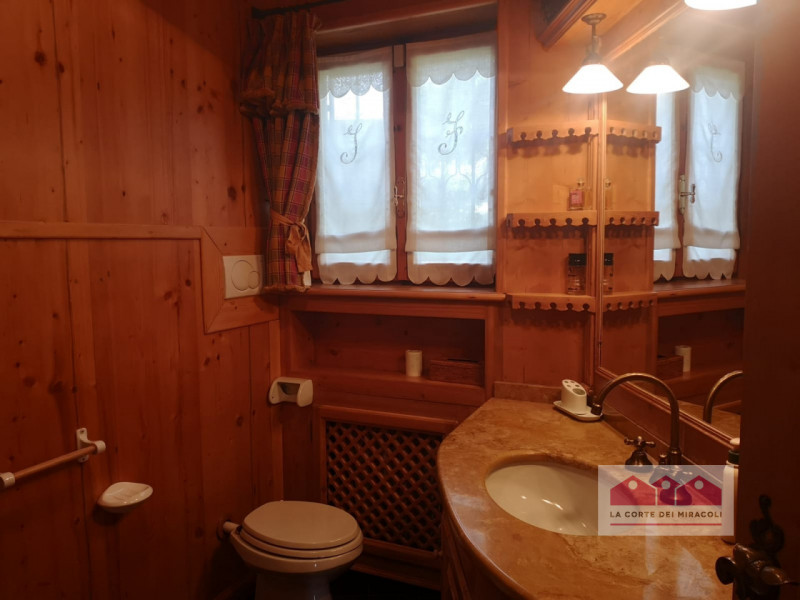 SOLO LOCAZIONE ANNUALE - GASTAGH: BIFAMILIARE SOVRAPPOSTA CON GIARDINO IN COMUNE. COMPOSTA DA SOG...