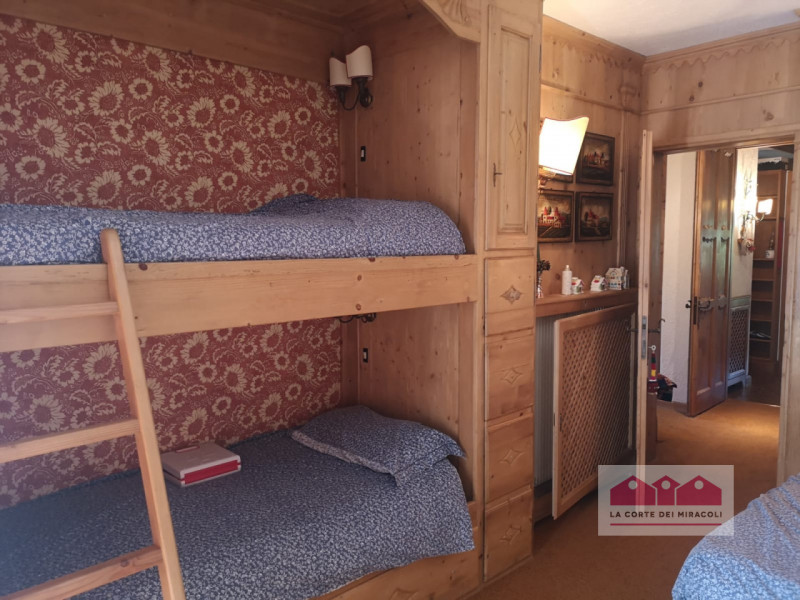 SOLO LOCAZIONE ANNUALE - GASTAGH: BIFAMILIARE SOVRAPPOSTA CON GIARDINO IN COMUNE. COMPOSTA DA SOG...