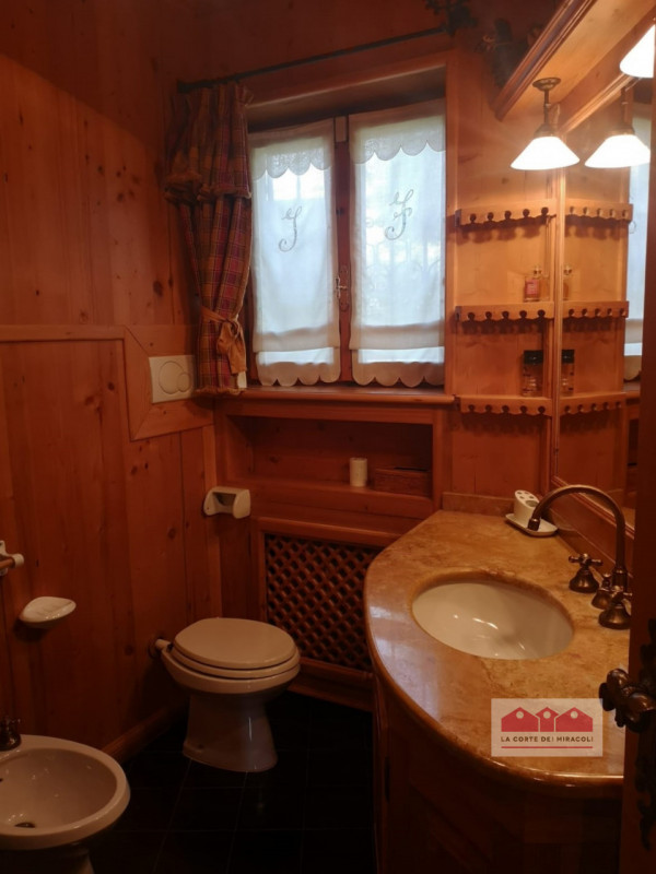 SOLO LOCAZIONE ANNUALE - GASTAGH: BIFAMILIARE SOVRAPPOSTA CON GIARDINO IN COMUNE. COMPOSTA DA SOG...