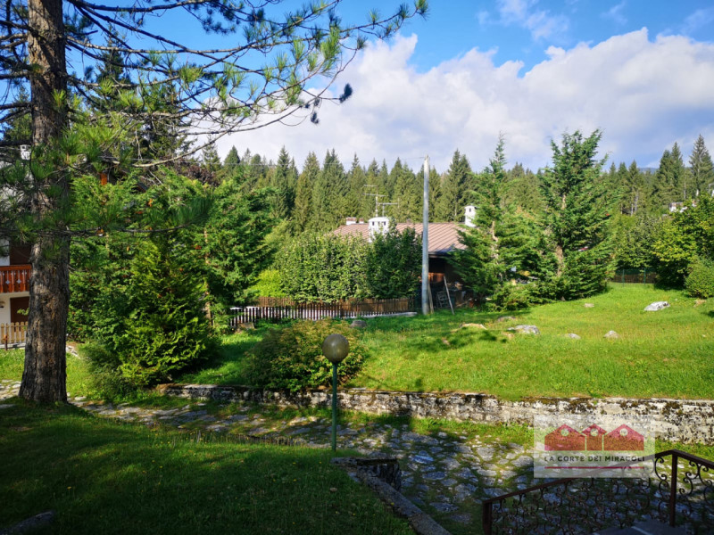 SOLO LOCAZIONE ANNUALE - GASTAGH: BIFAMILIARE SOVRAPPOSTA CON GIARDINO IN COMUNE. COMPOSTA DA SOG...