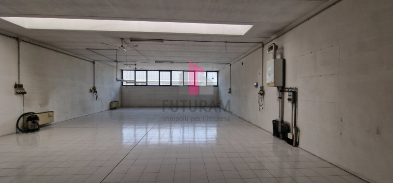 Dueville rif. 202MAT.FUTURAM  tel 0444310220 - 3929183796

Vendesi laboratorio di 240 mq, al pian...