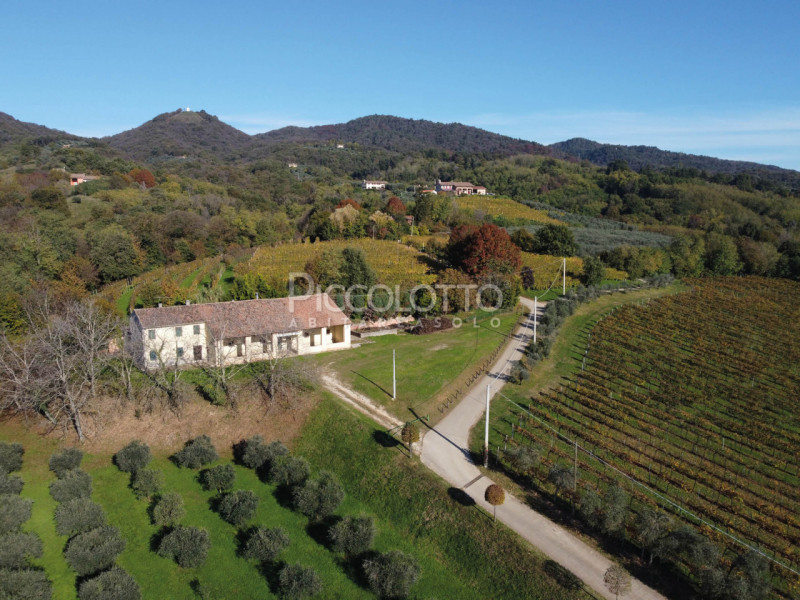 Rif. V4784 - Maser, in posizione collinare e panoramica a soli 5 minuti da Asolo e dalla celebre ...