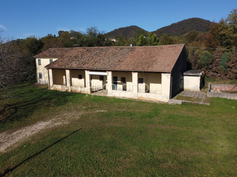 Rif. V4784 - Maser, in posizione collinare e panoramica a soli 5 minuti da Asolo e dalla celebre ...