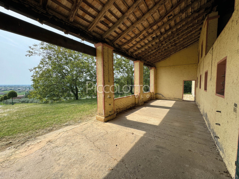 Rif. V4784 - Maser, in posizione collinare e panoramica a soli 5 minuti da Asolo e dalla celebre ...