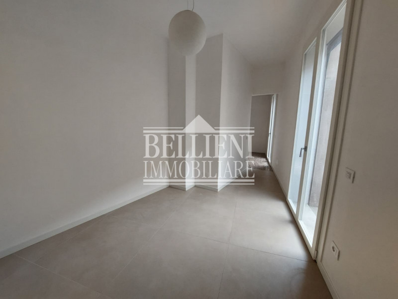 PONTE DEGLI ANGELI: In contesto signorile e in posizione a due passi dal centro storico, proponia...